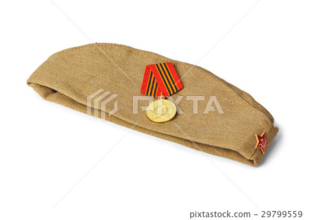 Soviet Army soldiers forage-cap and medal Soviet Army soldiers forage-cap and medal 29799559