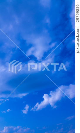 Sky and clouds in April (vertical) 29799836