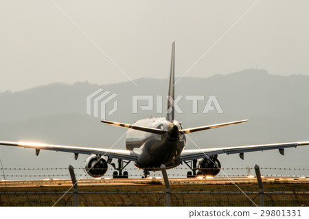 客機準備起飛 29801331