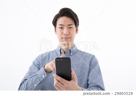 Young male employee (smartphone) 29803529