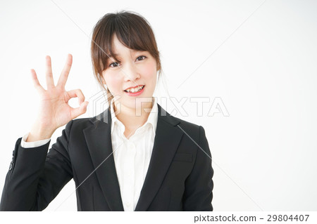 年輕女子做出 OK 的手勢 年輕女子做出 OK 的手勢 29804407