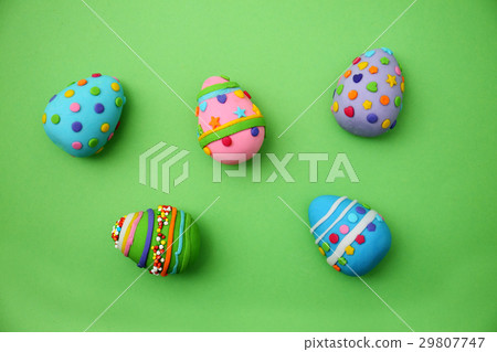 Easter eggs made of mastic 29807747