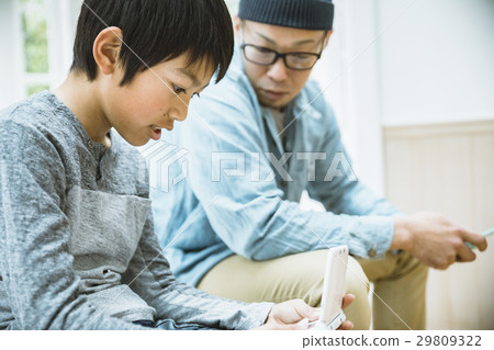 Parents playing with mobile games Parents playing with mobile games 29809322