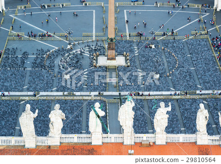 Piazza San Pietro in Vatican City, Rome 29810564