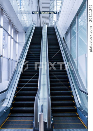 仙台機場的自動扶梯 仙台機場的自動扶梯 29811242