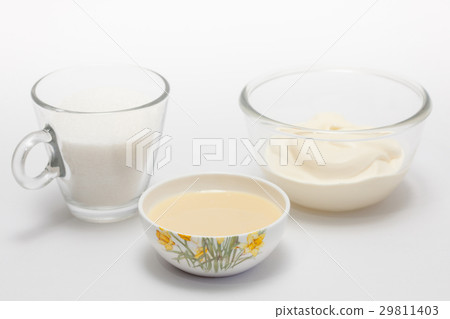 Napoleon dessert : Chantilly cream ingredients Napoleon dessert : Chantilly cream ingredients 29811403