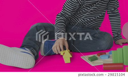 Caucasian Boy Focused Concentrated Play Caucasian Boy Focused Concentrated Play 29815104
