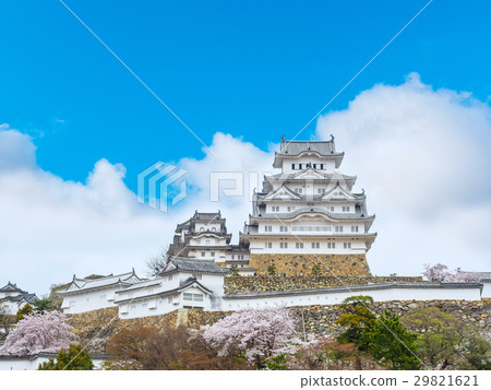 Spring Moment's Himeji Castle 29821621