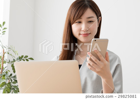Nomad worker, woman, laptop computer, laptop, mobile phone Nomad worker, woman, laptop computer, laptop, mobile phone 29825081