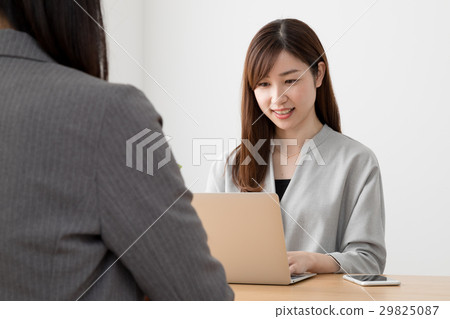 Two ladies meeting, presentation, contract Two ladies meeting, presentation, contract 29825087