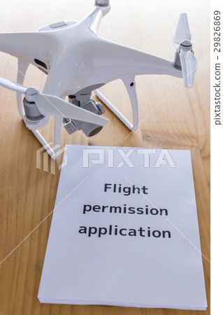 無人機和桌子上的文件 無人機和桌子上的文件 29826869