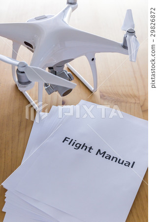 無人機和桌子上的文件 無人機和桌子上的文件 29826872
