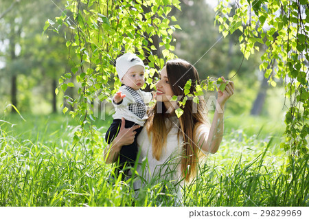 Mother with child under a birch Mother with child under a birch 29829969