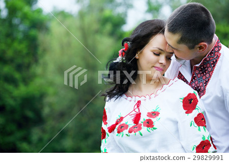 Couple in Ukrainian costumes, close-up 29829991