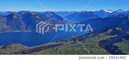 Thunersee and mountains in the Bernese Oberland Thunersee and mountains in the Bernese Oberland 29832492