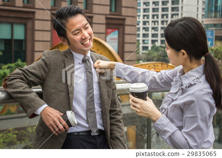 商務攝影 談合作 男女 喝咖啡 加油打氣 商務攝影 談合作 男女 喝咖啡 加油打氣 29835065