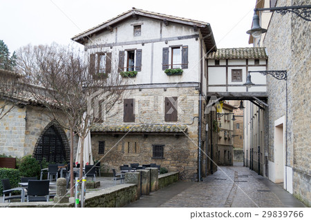 Overpass in Pamplona old town 29839766