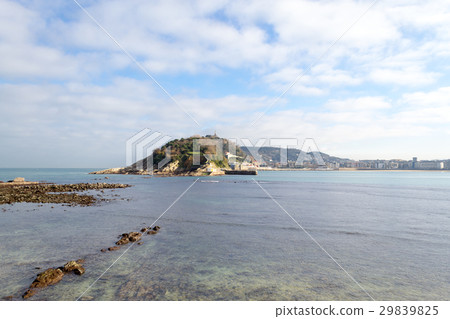 La Concha bay in San Sebastian (Spain) La Concha bay in San Sebastian (Spain) 29839825