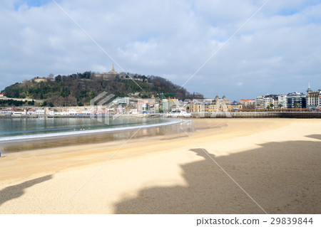 La Concha bay in San Sebastian (Spain) La Concha bay in San Sebastian (Spain) 29839844