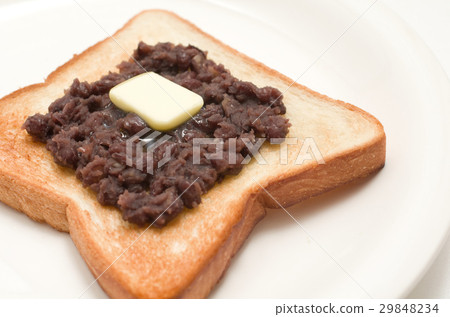 Bean paste toast 29848234