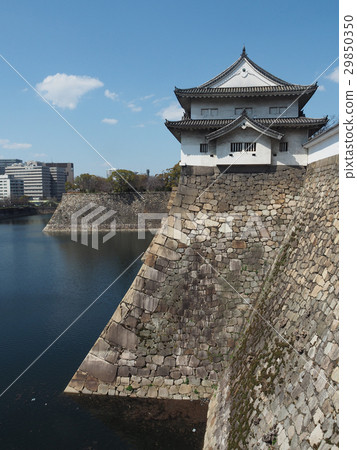 Osaka Castle from the main entrance Senjuu Tower Osaka Castle from the main entrance Senjuu Tower 29850350