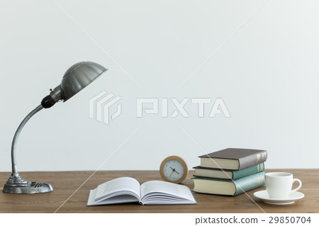 Business desk 29850704