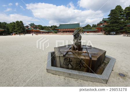 Purification fountain, Heian Shrine, Kyoto, Japan Purification fountain, Heian Shrine, Kyoto, Japan 29853278