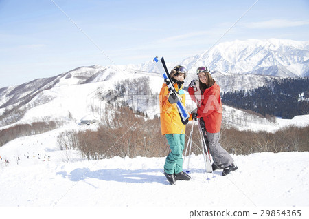 Ski couple portrait Ski couple portrait 29854365