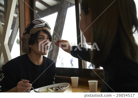 滑雪場午餐夫婦 29854517