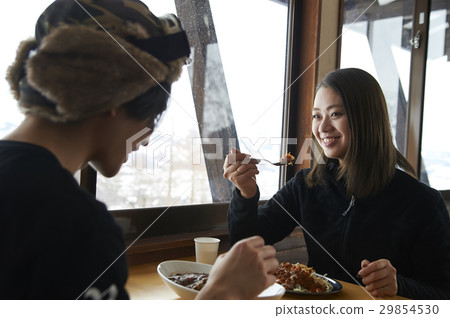 滑雪場午餐夫婦 29854530