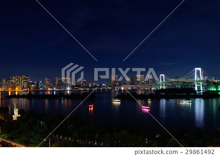 東京Odaiba東京灣區域和彩虹橋夜視圖 東京Odaiba東京灣區域和彩虹橋夜視圖 29861492