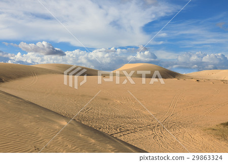 Sand dunes near Mui Ne, Vietnam Sand dunes near Mui Ne, Vietnam 29863324