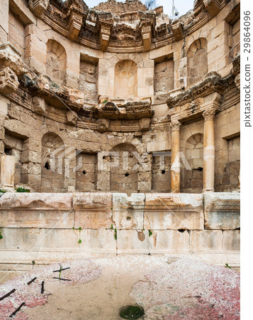 view of nymphaeum in Jerash (ancient Gerasa) town 29864096