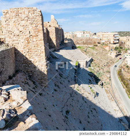 wall of Kerak castle and houses of Al-Karak town 29864112