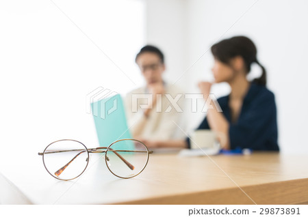 Office casual men and women (blur expression) Office casual men and women (blur expression) 29873891