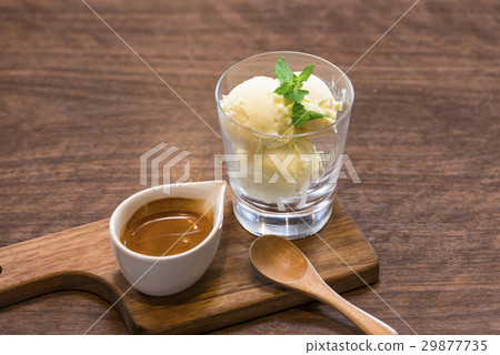 在香草冰,Afogato上吃濃咖啡的甜點 在香草冰,Afogato上吃濃咖啡的甜點 29877735