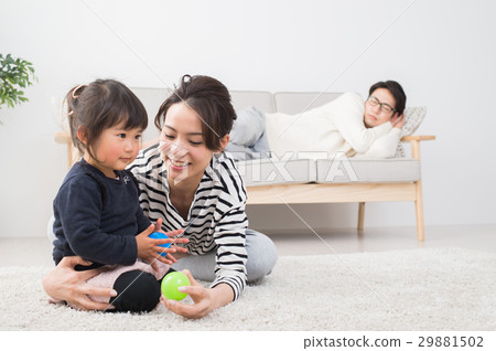 丈夫對撫養孩子漠不關心 丈夫對撫養孩子漠不關心 29881502