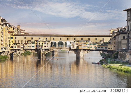 Ponte Vecchio bridge. Florence, Italy Ponte Vecchio bridge. Florence, Italy 29892554