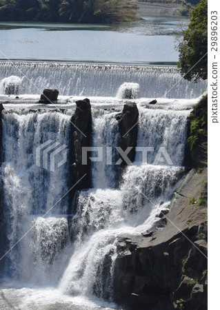 Sinking Falls 29896203
