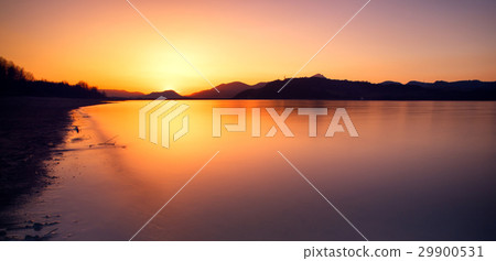 Sunrise on lake 29900531