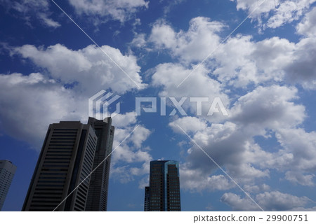 Sky and buildings and clouds 29900751