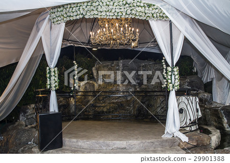 Jewish Hupa , wedding putdoor . Jewish Hupa , wedding putdoor . 29901388