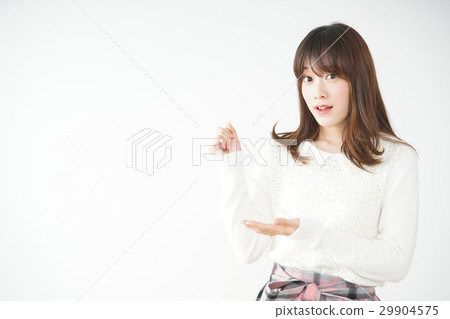 一個年輕的女人鼓舞人心 29904575