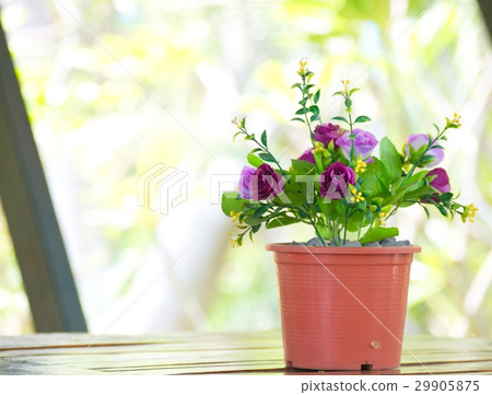 Flower arrangement on the table. Flower arrangement on the table. 29905875
