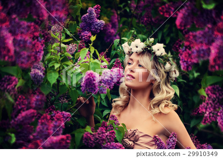 Spring Model Girl with Long Bob Hairstyle Spring Model Girl with Long Bob Hairstyle 29910349