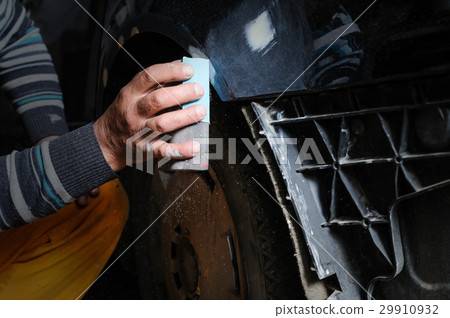 Car body repair. 29910932
