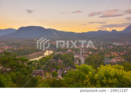 Luang Prabang of the evening scenery watching from the hill of Phousi 29911187