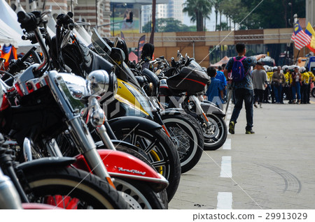 Harley Davidson easy rider motorcycle gathering Harley Davidson easy rider motorcycle gathering 29913029