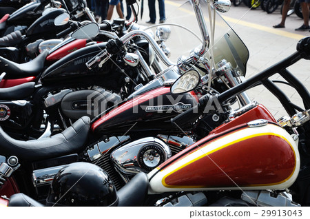 Harley Davidson easy rider motorcycle gathering  29913043