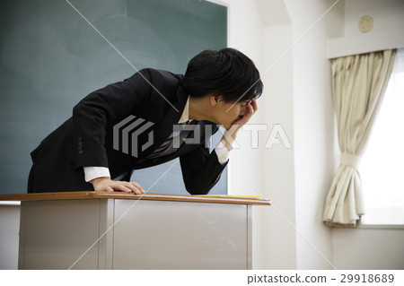 老師老師教室學校類黑板老師教育男性學習學習補習班學校 29918689